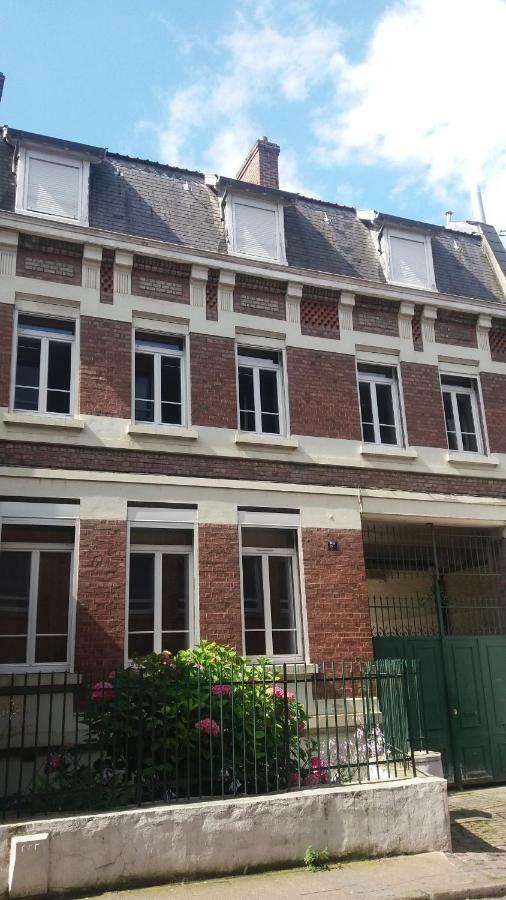 Apt 8 Du Temple Hypercentre & Parking Apartment Cambrai Bagian luar foto